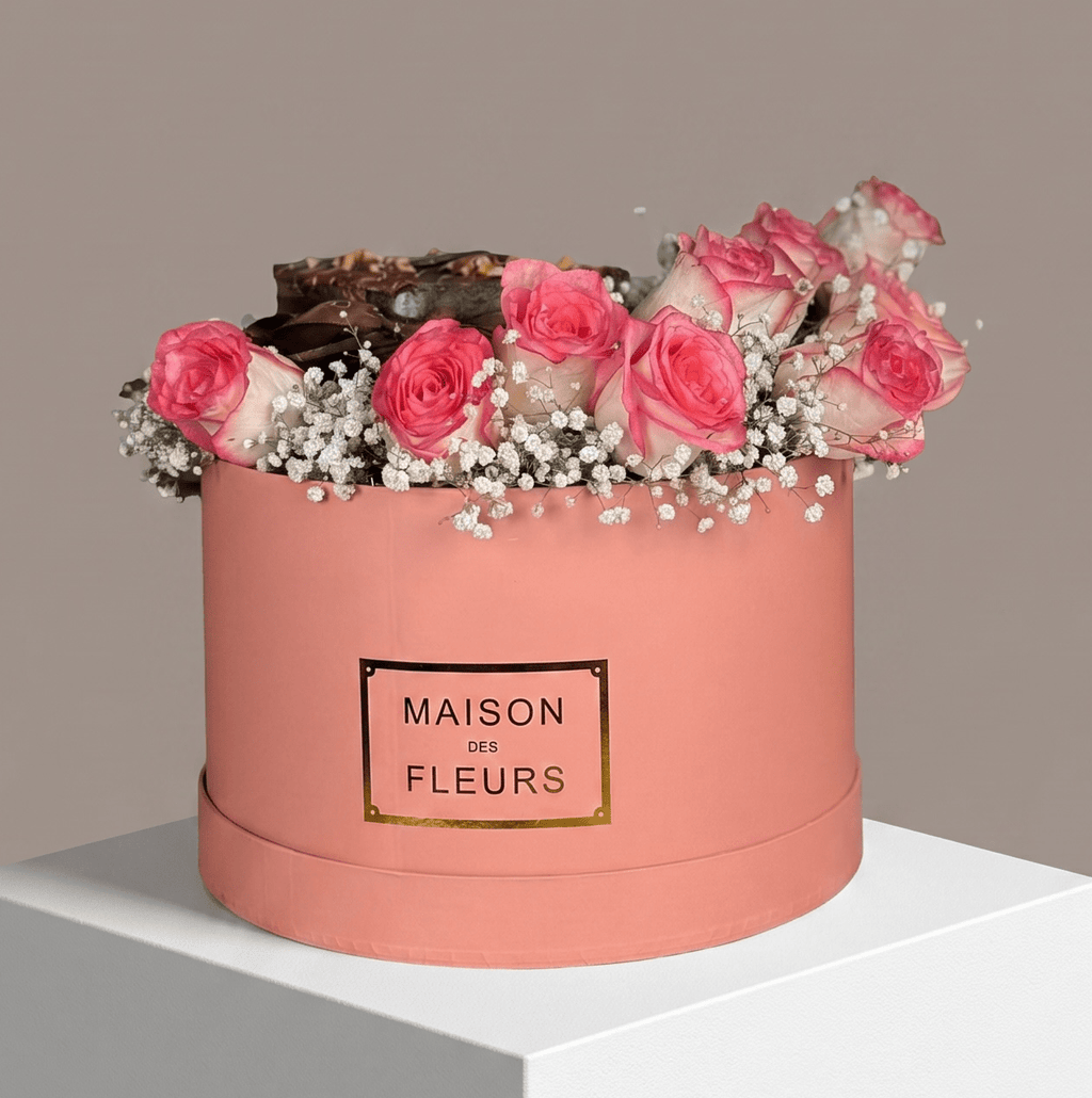 10 roses & small cake bundle - Tagerelsa3ada