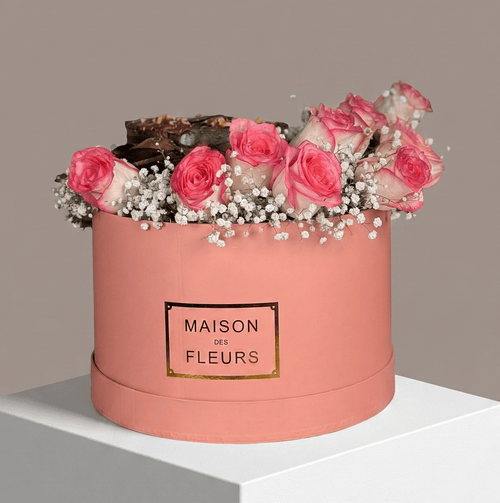 10 roses & small cake bundle - Tagerelsa3ada