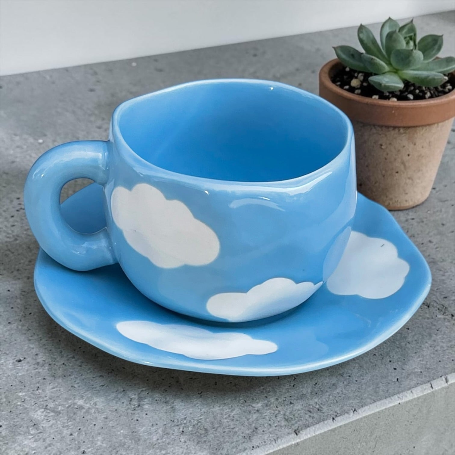 Cloudy mug with plate