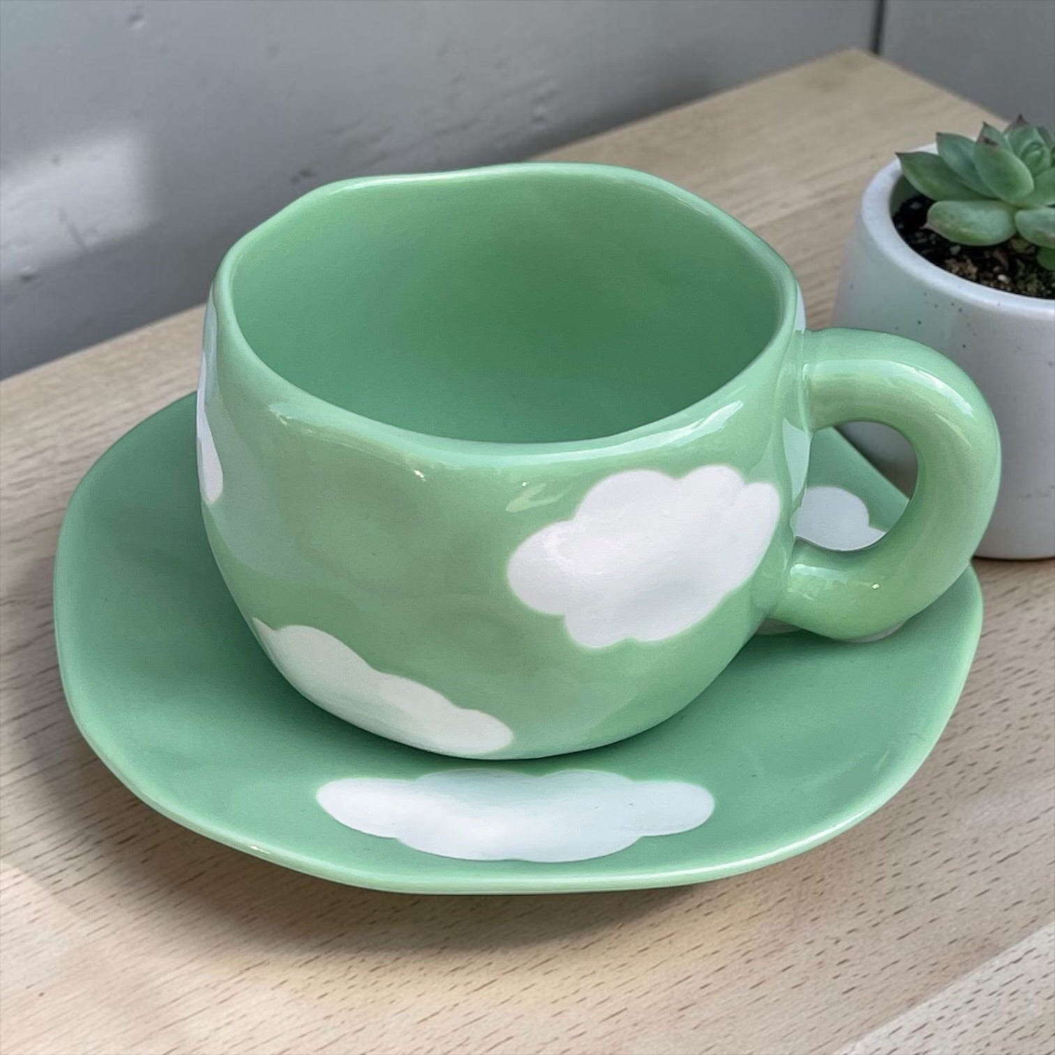 Cloudy mug with plate
