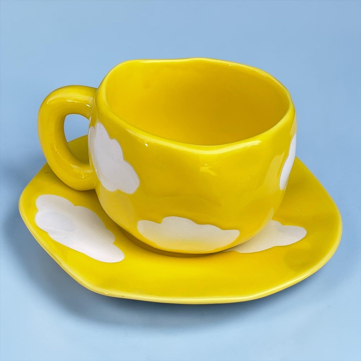 Cloudy mug with plate