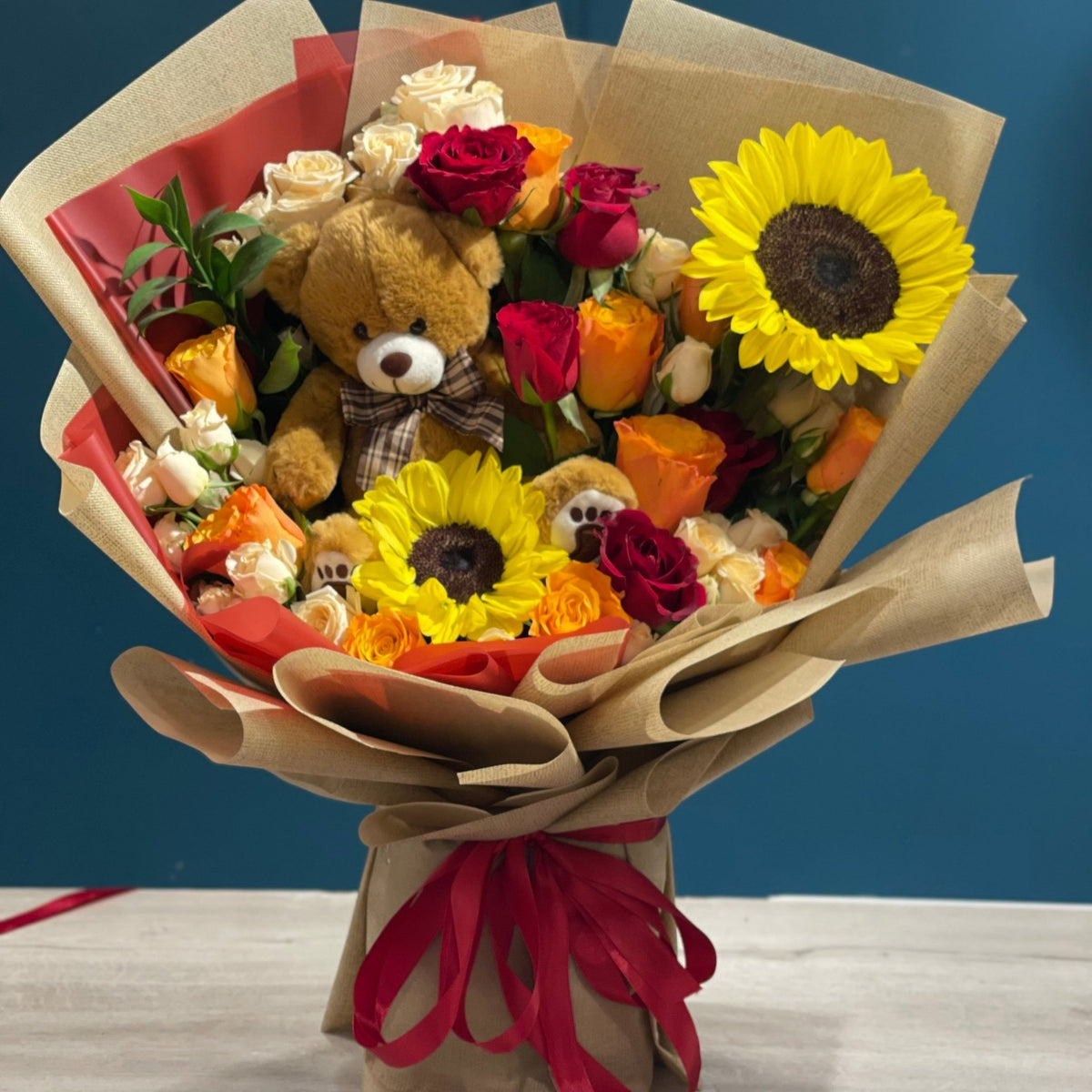 Sunshine Hug bouquet - Tagerelsa3ada